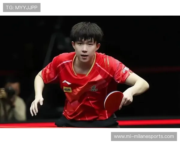 《回顾足球史上十大传奇球星：风云人物与时代巨星的荣耀之路》