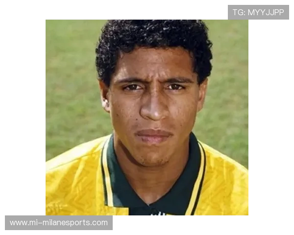 世界足球传奇球星卡：永恒光辉的巨星传奇