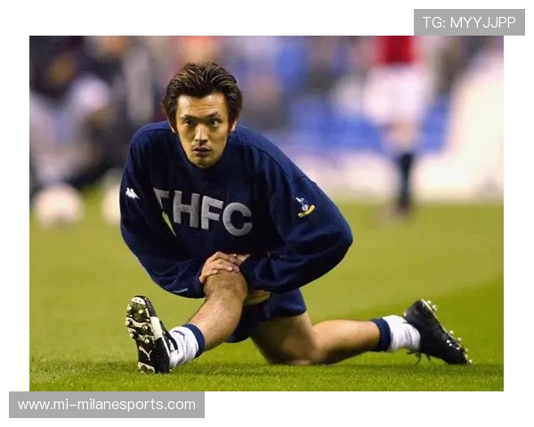 猜猜这位球星是谁？从这张图片看出日本足球名将长友佑都的独特风采